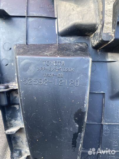 Подкрылок задний левый toyota corolla e 150