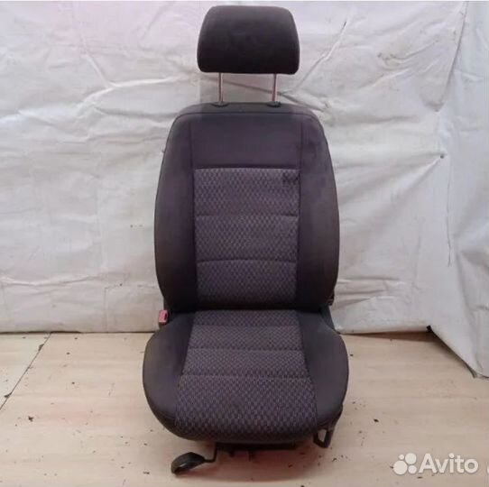 Сиденье Пассат б5 переднее левое Volkswagen Passat