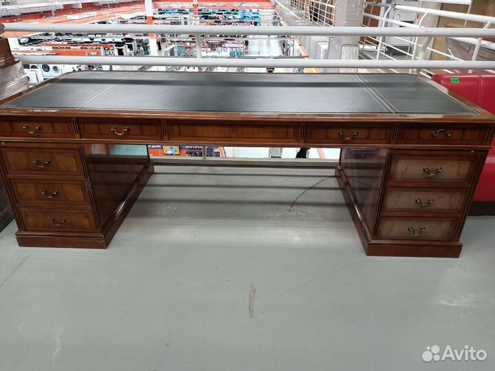 Стол руководителя Art&Moble (Испания). Б.у