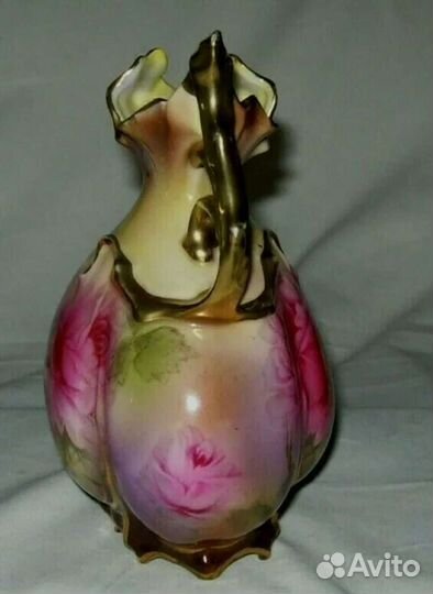 Антикварный кувшин