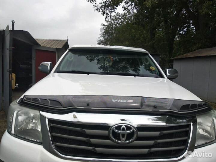 Дефлектор капота шелкография Хайлюкс