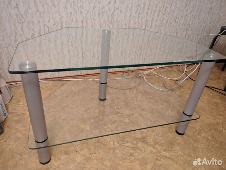 Тумбочка под телевизор стеклянная