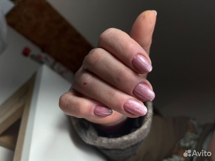 Модель на маникюр