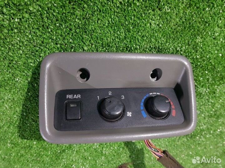 Блок управления климат-контролем задний Mitsubishi