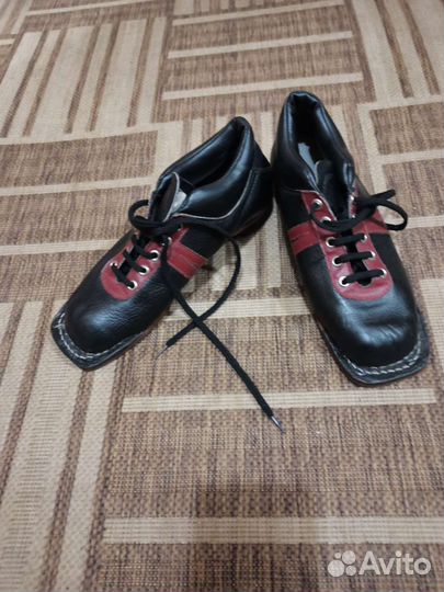 Лыжные ботинки