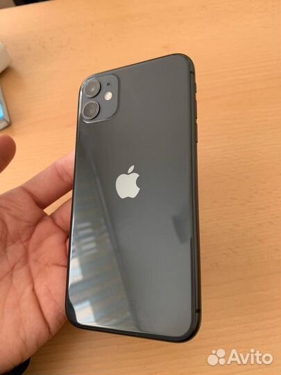 iPhone 11, 64 ГБ