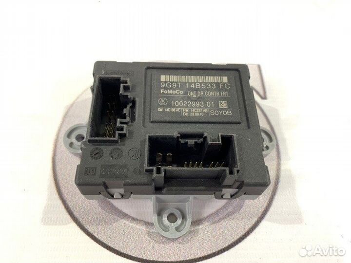 Блок управления пассажирской дверью Volvo V70