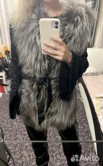 Кожаный жилет с мехом чернобурки