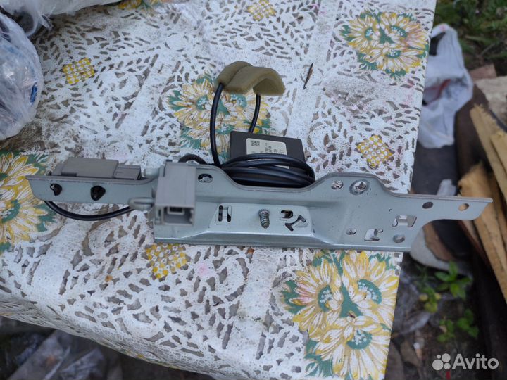 Антенна GPS Infiniti FX35 FX45 S50 02-09