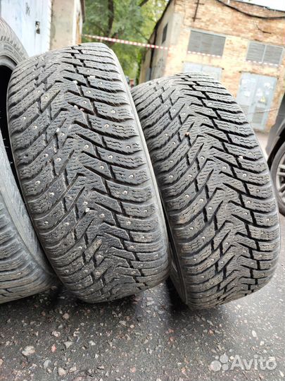 Nokian Tyres Hakkapeliitta 8 215/55 R16