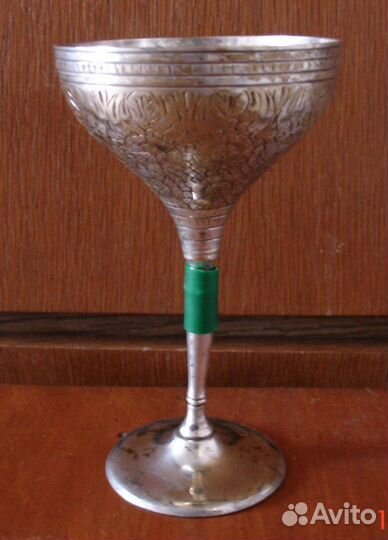 Серебряный кубок для вина