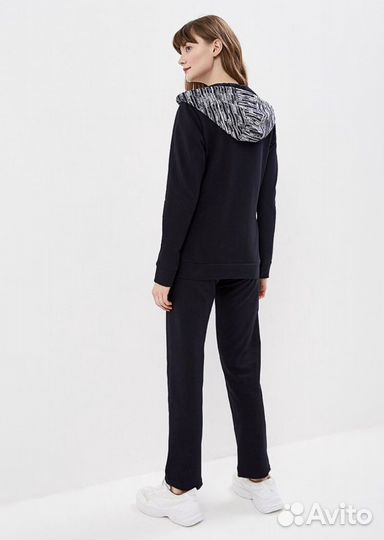 Костюм спортивный