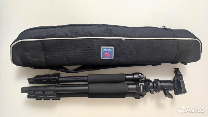 Зеркальный фотоаппарат canon 550d