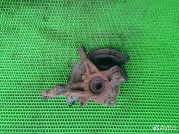 Кулак правый на Renault Sandero 2014-н.в