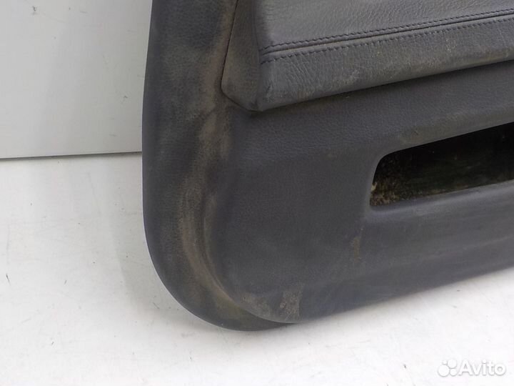 Обшивка двери передней правой на BMW 7