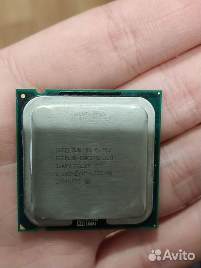 Процессор i2 E6750