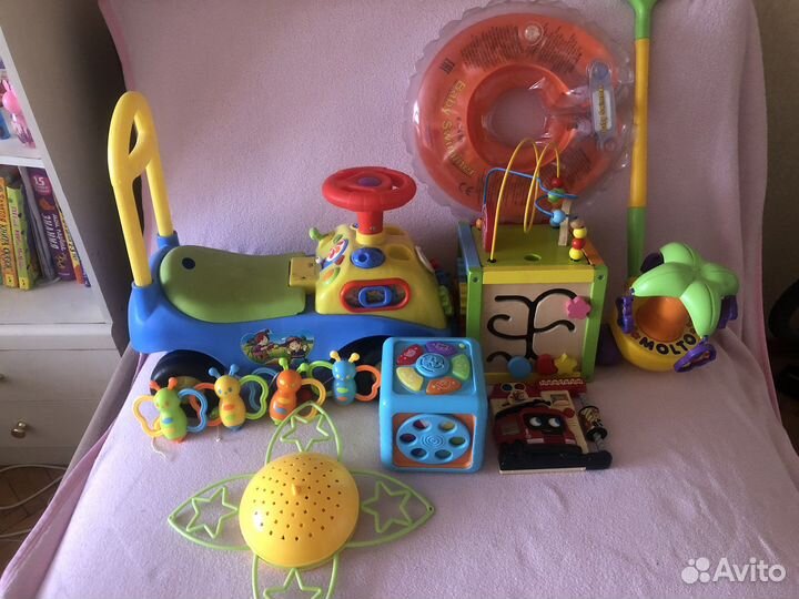 Развивающие игрушки от 0 до 3.5 прадаю пакетом