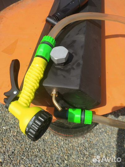 Автомобильный душ на крышу авто