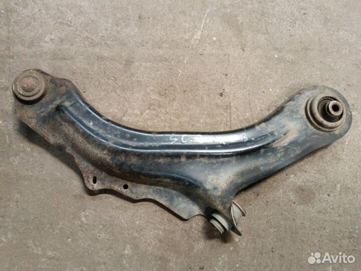 Рычаг подвески передний левый Renault Grand Scenic
