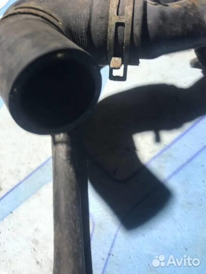 Трубка системы охлаждения двс металл 038121071R