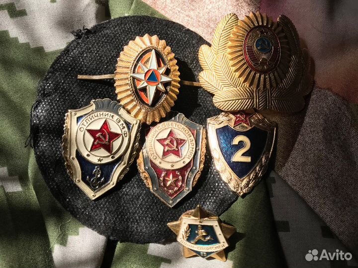Значки и медали СССР