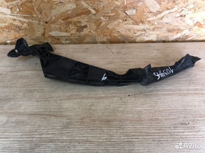 Крепление бампера переднее левое Porsche Macan