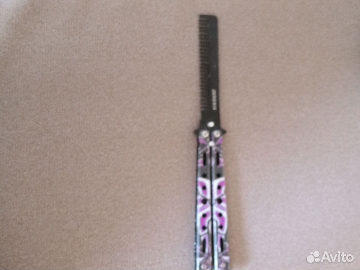 Нож, расчестка, бабочка