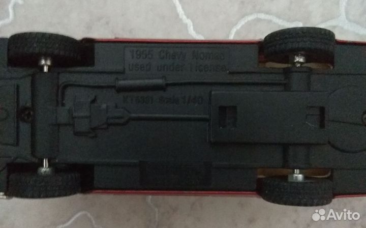 Модель автомобиля металл