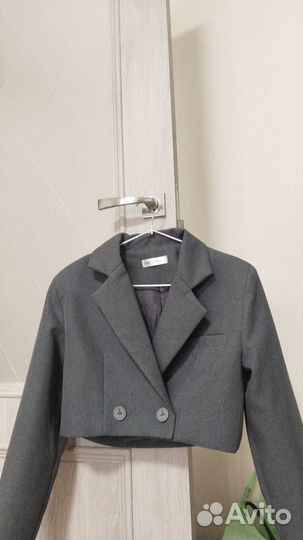 Укороченный пиджак женский 42