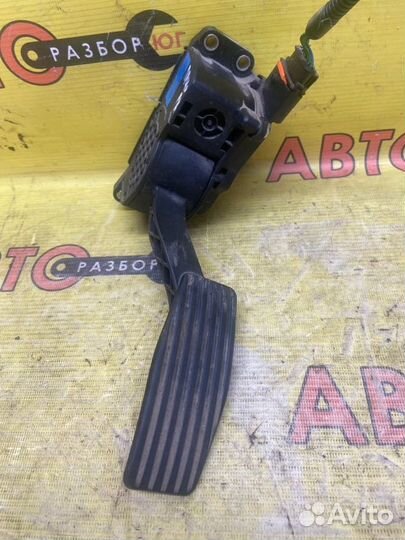 Педаль газа Лада Приора 21126 2011