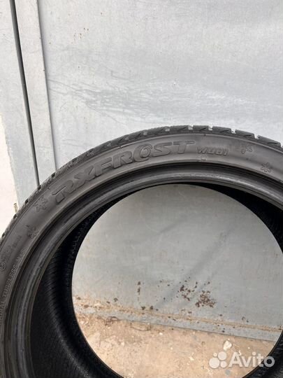 RoadX RX Frost WU01 275/35 R19