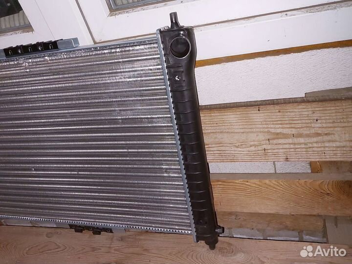 Шевроле Авео Т250 радиатор охлаждения 96816483