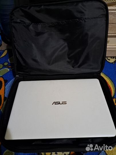 Ноутбук asus