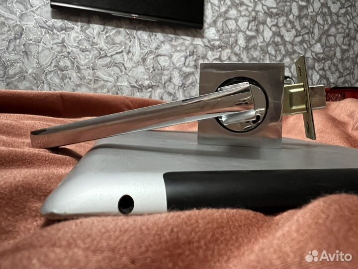 Ручка дверная