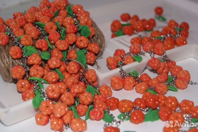 Браслет морошка из полимерной глины. Ручная работа