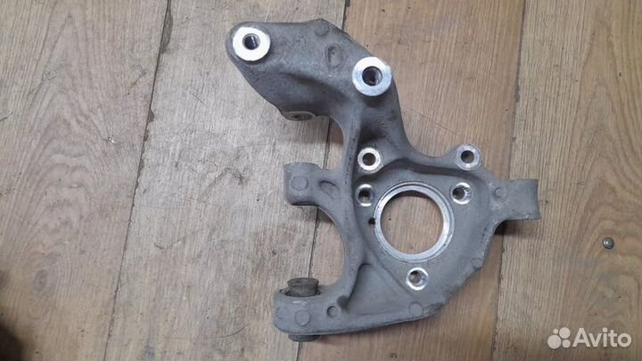 Кулак задний правый Volkswagen Tiguan 2 2.0 CZP