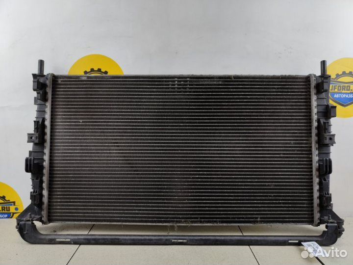 Радиатор охлаждения Volvo S40 MS 2008