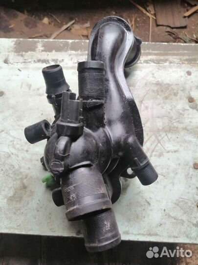 Продаю термостат на пежо 308