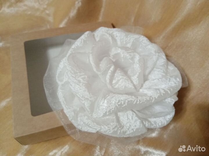 Брошь цветок из ткани