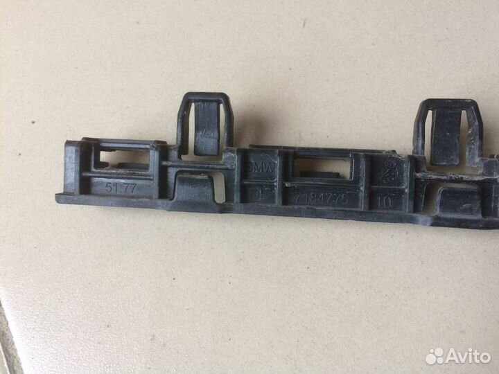 BMW F10 Кронштейн крепления крыла с Японии