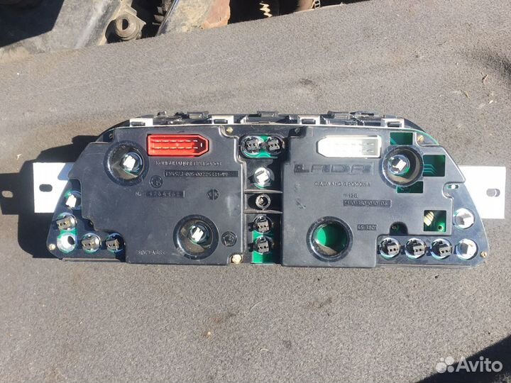 Щиток приборов 2110