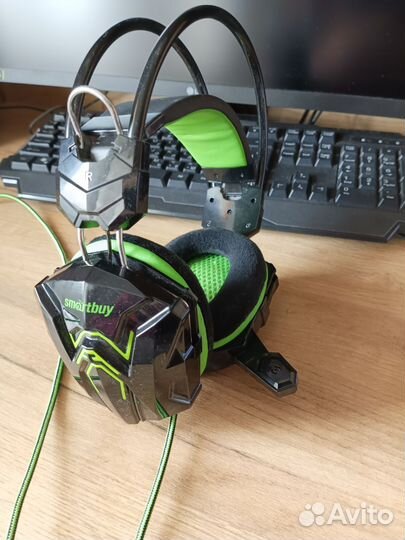 Игровые наушники с подсветкой и с микрофоном