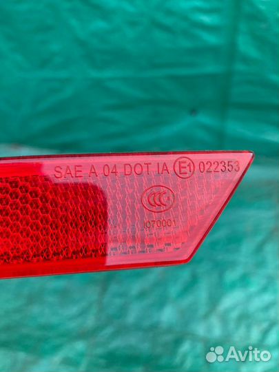 Катафот в бампер левый Volkswagen Passat CC