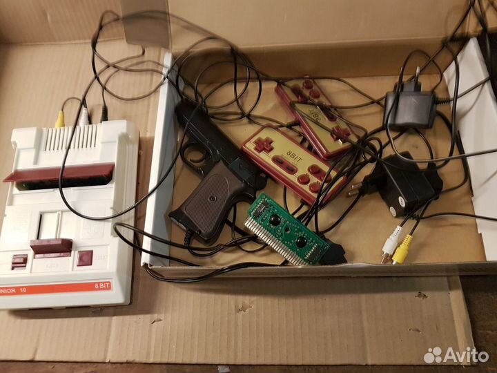 Игровая приставка Dendy