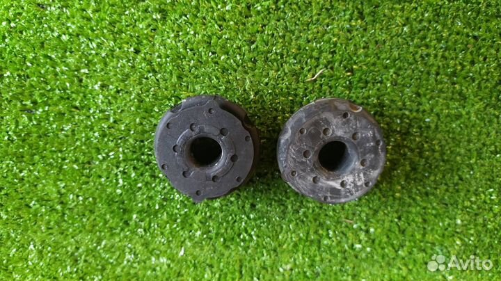 Подушка радиатора Toyota Corolla 180