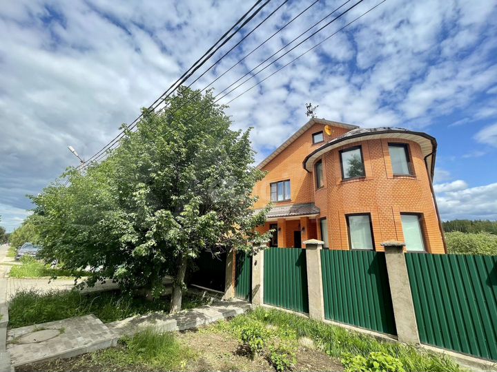 Дом 365 м² на участке 10 сот.