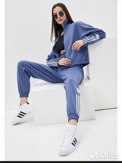Спортивный костюм adidas женский