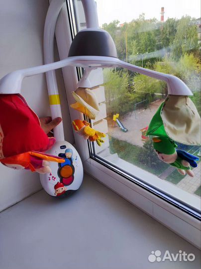 Музыкальный мобиль на кроватку chicco