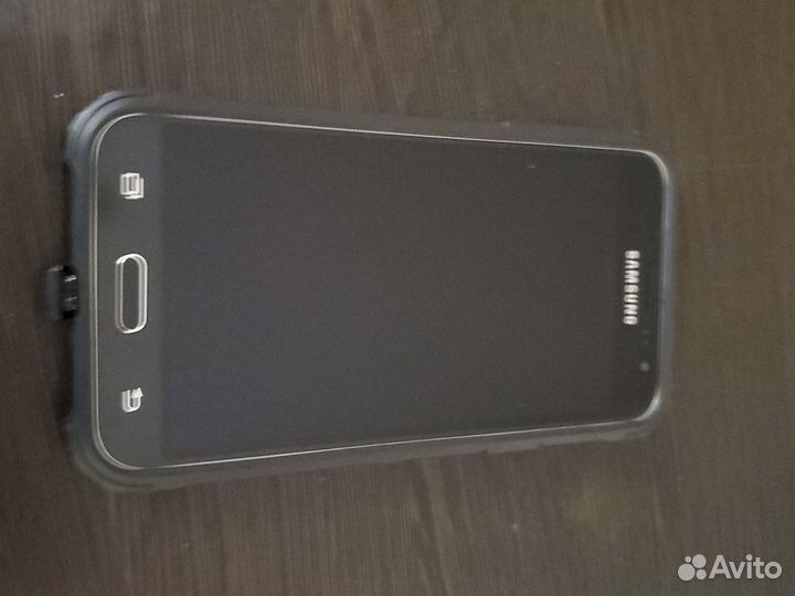 Телефон Samsung galaxy j3