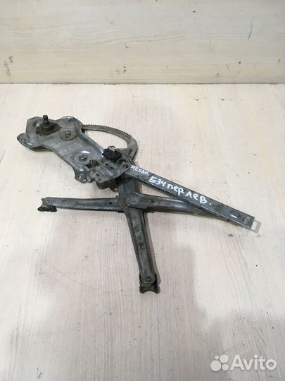 Стеклоподъемник передний механический Bmw E34